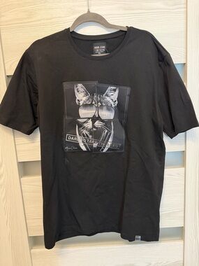 Mavi Black Short-Sleeve Graphic Tee